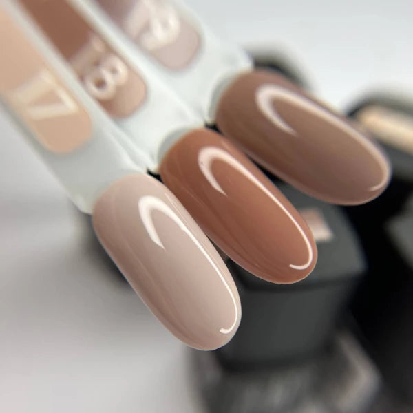 MOON FULL ENVY Color Rubber BASE 8 ml №18