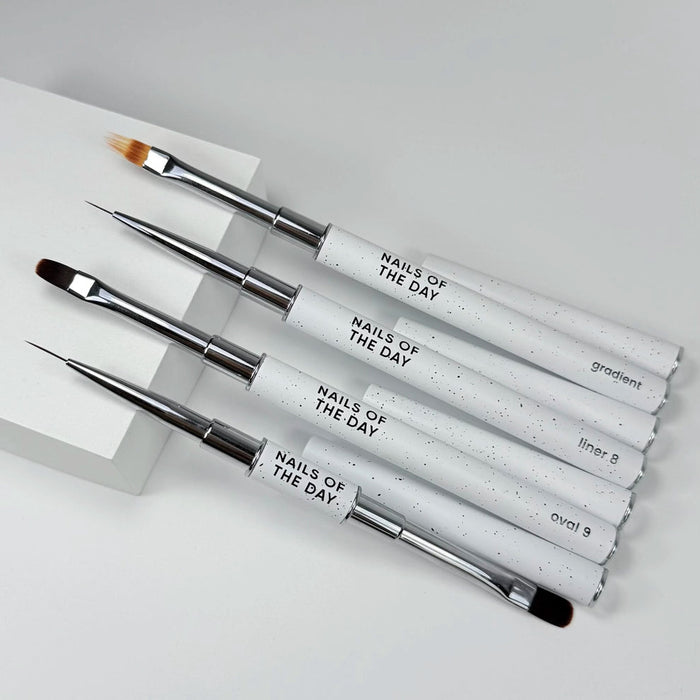 Pinsel NAILSOFTHEDAY Professional Brush 2in1: Liner + Oval